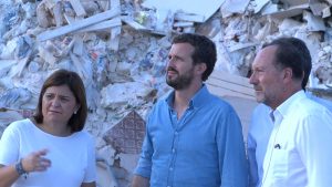 Pablo Casado visita Orihuela tras la gota fría y reclama la urgencia de las ayudas