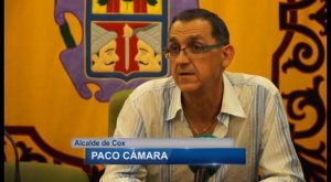 El socialista Paco Cámara toma el relevo al frente del Ayuntamiento de Cox