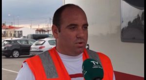 Cruz Roja ofrece una caravana con duchas para personas sin hogar en Orihuela