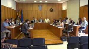 El Pleno insta al Consell a mantener la sede central de la Oficina Agraria en Orihuela