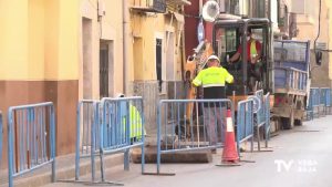 En obras varias calles de Orihuela para reducir los daños ante una nueva gota fría