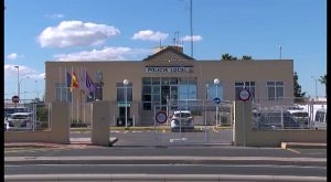 Mandos de la policia de Torrevieja estudian interposición de querella contra alcalde y una concejal