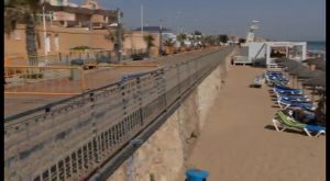 El Gobierno inicia las obras de emergencia para recuperar la senda peatonal de la playa de la Mata