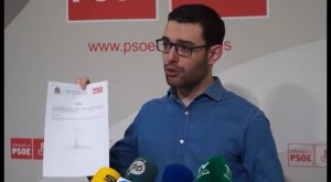 El PSOE denuncia que las arcas municipales se hagan cargo de la multas de los coches oficiales