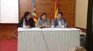 Bonig y Císcar se reúnen con las AMPAS de Orihuela para abordar el modelo lingüístico