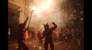 Espectacular y multitudinario Correfocs en Guardamar