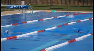 La piscina municipal de Almoradí ofrece actividades durante todo el verano