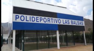 El polideportivo municipal de Cox estrena pistas de pádel cubiertas esta temporada