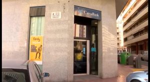 Detenido el atracador de una sucursal de La Caixa en Torrevieja