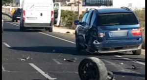 Los bomberos rescatan al conductor de un vehículo tras sufrir un accidente en Ciudad Quesada