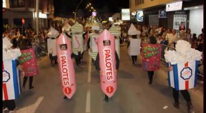La Concejalía de Fiestas premia las carrozas participantes en el concurso del tradicional desfile