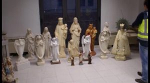 Detenidos por robar estatuas religiosas de dos cementerios de Orihuela