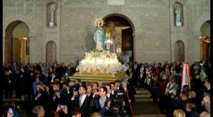 La Purísima sale a las calles de Torrevieja en una procesión que congregó a cientos de personas