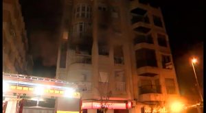 Dos personas trasladadas al hospital tras incendiarse su casa en Torrevieja