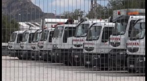 Orihuela adquiere dos vehículos para el transporte de trabajadores de RSU hasta la costa