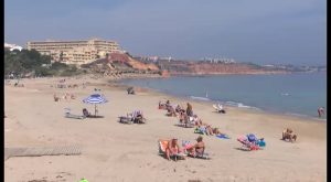 La JGL aprueba los inicios de expediente para los contratos de limpieza de playa en temporada alta