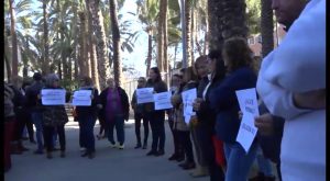 Dos colegios de Orihuela protestan por verse afectados por la falta de un Educador Especial