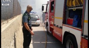 La Guardia Civil rescata a dos ancianos tras un incendio en Benejúzar