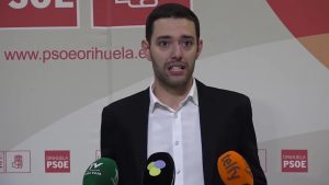 Víctor Ruiz deja su acta de concejal por razones personales y profesionales