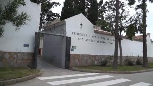 El Ayuntamiento de Almoradí instala una zona de columbarios en el cementerio