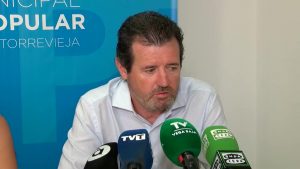 Císcar: “El Gobierno no regala nada a los regantes de la provincia de Alicante”