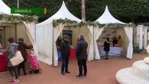 Comienza la feria solidaria navideña en Orihuela