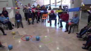 Alumnos del IES de Bigastro comparten una jornada con pacientes de alzhéimer