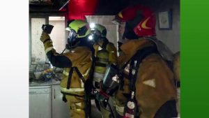 Una mujer sufre quemaduras en los dedos de una mano al producirse un incendio en su cocina