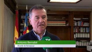 El alcalde de Benejúzar defiende sus peticiones al Consell para el Plan Edificant