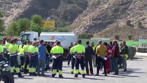 Ayuntamiento y la plantilla de la basura intentan parar la huelga en Orihuela