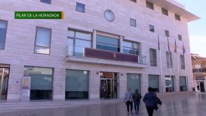 El PSOE incluye a Pilar de la Horadada en el club de los municipios más saneados