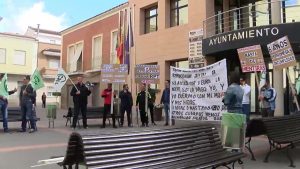Protesta sindical en Catral por la falta de la relación de puestos de trabajo municipales