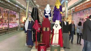 La plaza de abastos de Callosa se llena de Semana Santa