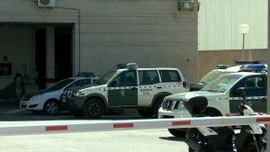 La Guardia Civil detiene en Dolores a un hombre que se autolesionó para simular un robo