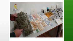 La Guardia Civil cierra diez asociaciones cannábicas en Torrevieja