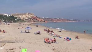 Las playas de Orihuela Costa estrenan casetas de socorrismo