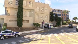 La policía de Orihuela detiene a un individuo sobre la que pesaba una orden de búsqueda y detención