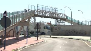 Nueva pasarela peatonal sobre el AVE en Orihuela