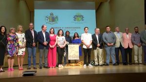 Los Moros y Cristianos de Orihuela presentan su Revista y desvelan el cartel de las fiestas