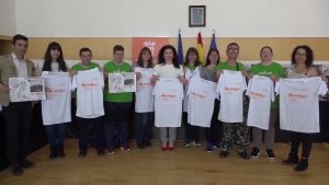 Bigastro entrega a la asociación «La Pedrera» lo recaudado en una marcha solidaria