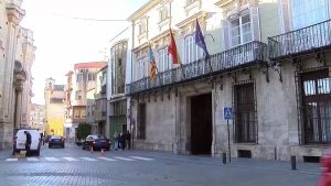 Orihuela contratará a jóvenes desempleados menores de 30 años durante un año