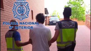 La Policía Nacional detiene en Pilar de la Horadada a un fugitivo buscado por autoridades italianas