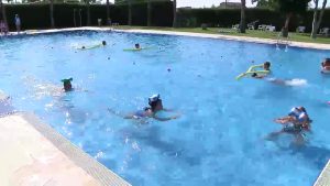 El gran número de incidencias en piscinas y playas incentivan la demanda de cursos de natación