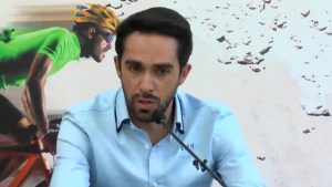 Alberto Contador visita Torrevieja como embajador de la campaña «Bicis para la vida»