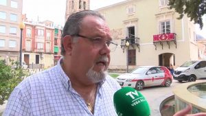 El conseller Marzà visita los colegios de la comarca más afectados por la gota fría