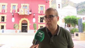 Redóvan recupera la normalidad con el baldeo y limpieza de calles en plenas fiestas patronales