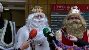 Los Reyes Magos visitan el Hospital Vega Baja