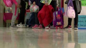 Los alumnos de Cox reciben charlas para prevenir las adicciones a las nuevas tecnologías