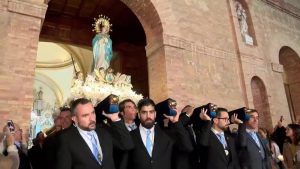 Torrevieja vive con devoción la procesión en honor a la Purísima