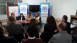 Bonig reúne a populares en Almoradí por el plurilingüismo